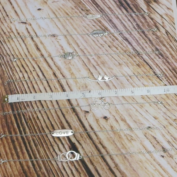 🦋Brand NEW! Silver LOVE Bracelet - Picture 4 of 4